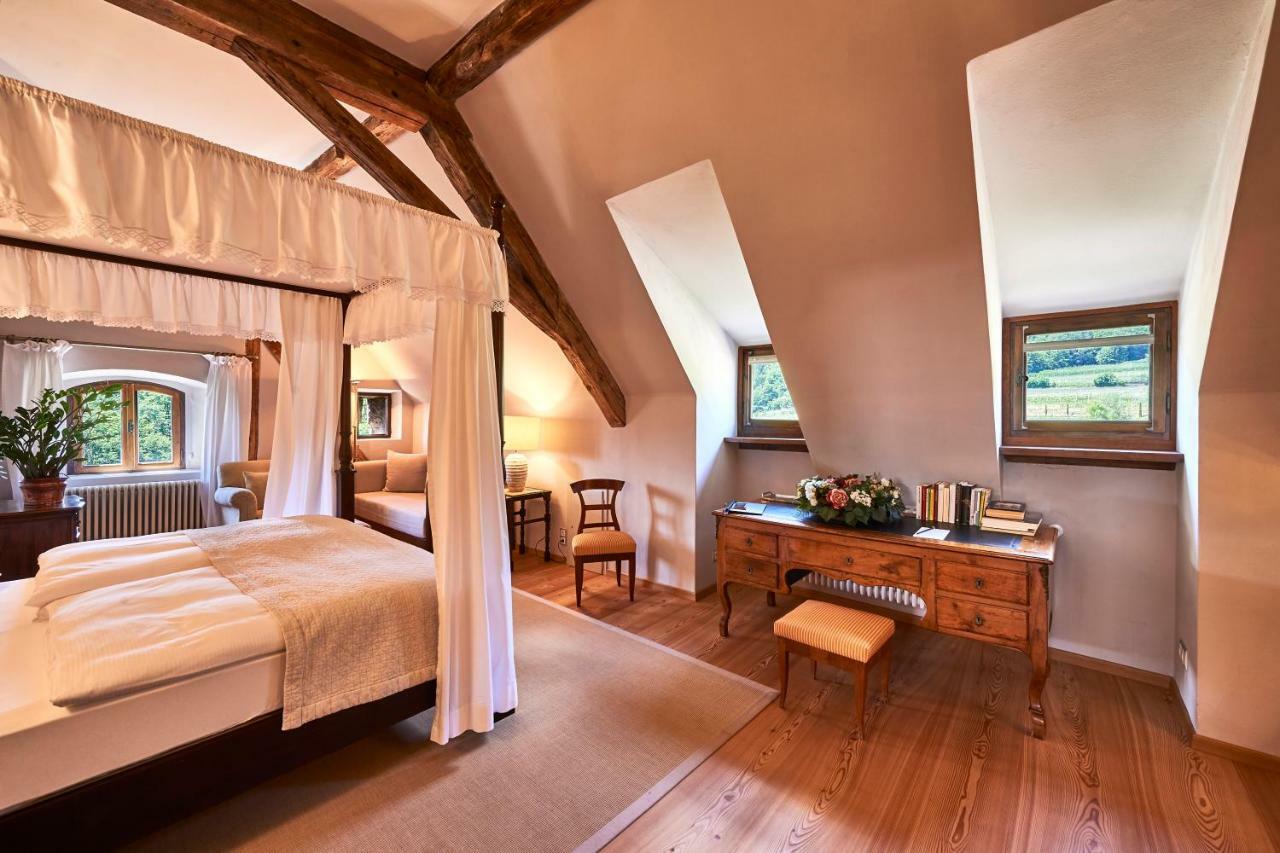Schloss Englar Eppan an der Weinstraße Buitenkant foto
